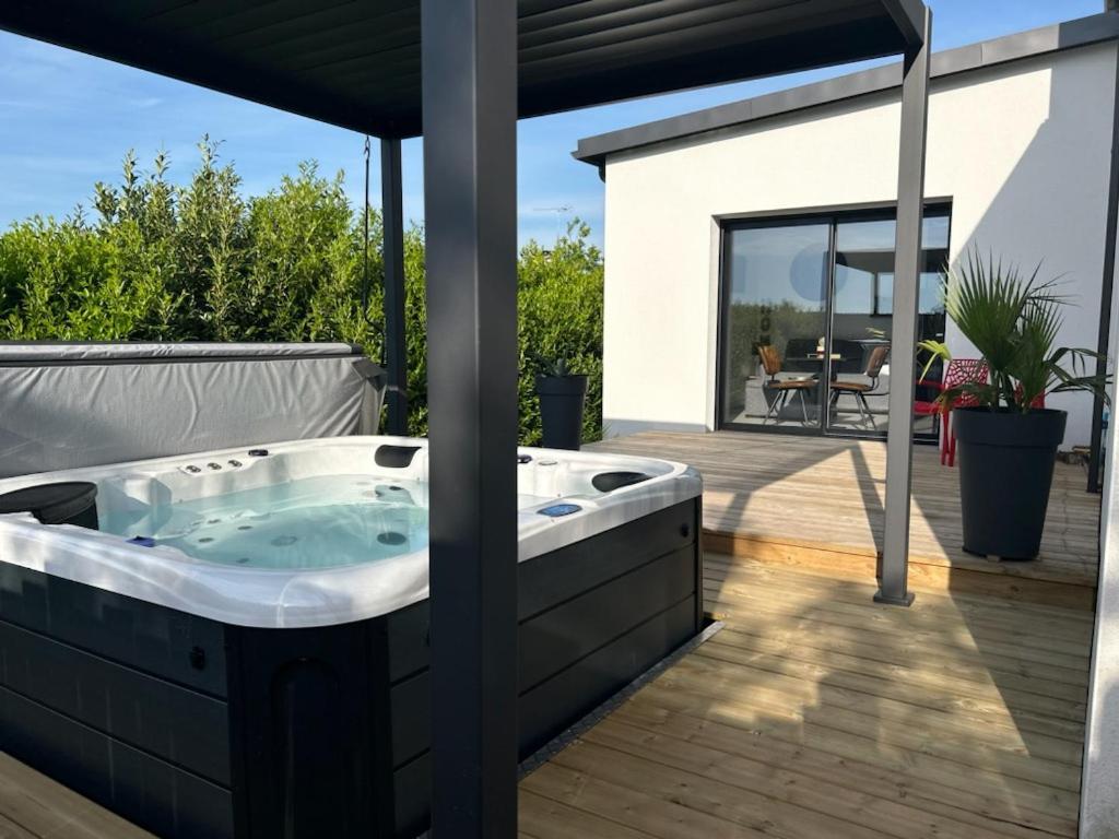 Studio&Spa La Discrète Saint-Évarzec Exterior foto